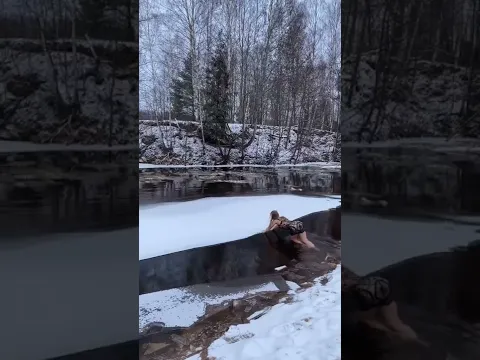 pushing the ice floe🧊льдина сдалась🤪#shorts