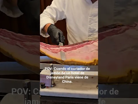 Así cortan el jamón ibérico en el mejor hotel de Disneyland Paris. #humor
