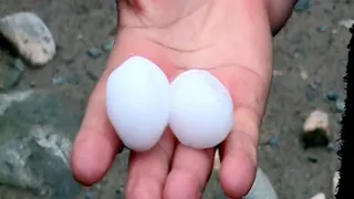 Leysan və dolu fəsadlara səbəb olub, sel avtomobilləri aparıb