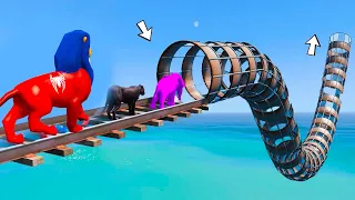 Spider Man Leon, Cow and Pink Elephant Jumps Inside a Pipe