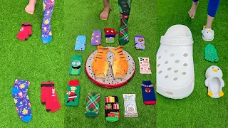 Super cool giant slipper 🦶😲 Which Christmas stockings are suitable for her? 🖐️ #6