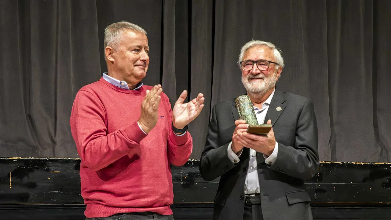 Pere Garriga rep el Premi Mil·liari a Tona