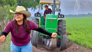 SE ADELANTO EL PARTO 🤰🏻 , nos llovio haciendo acequias 🌧️🤠VALERIA AGUILERA🤍