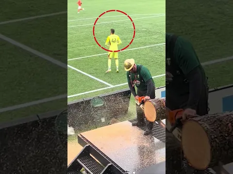 football match ke beech Carpenter sir  on Duty 🤯 ( _@timbers.ptfc )