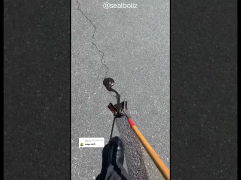 सड़क पर लाइन क्यों 😮