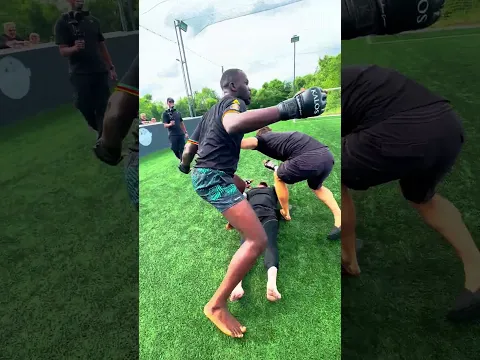 KO en 5 seconde 🤯 YFC complet en ligne !