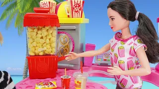 🛍 Barbie y sus Hermanas van al Centro Comercial y al Cine 😸 Cat Juguetes