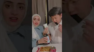 تجربة سناكات صينية غريبة ( بيض معفن تحت الارض لمدة سنوات 😅)