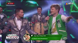 La Sonora Dinamita y Alexander Acha cantaron al ritmo de 'Mil Horas'. | Fiesta Azteca