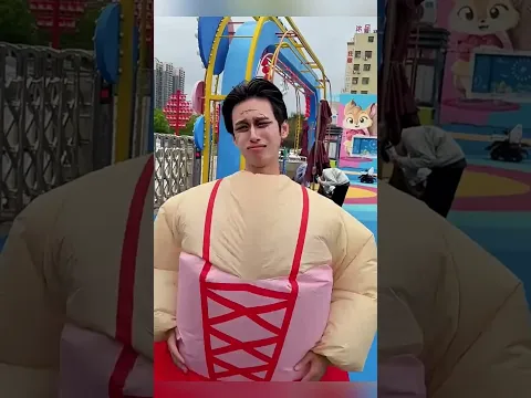 ممنوع دخول العمالقة والبدناء والخفاف إلى الأرجوحة! 🤣