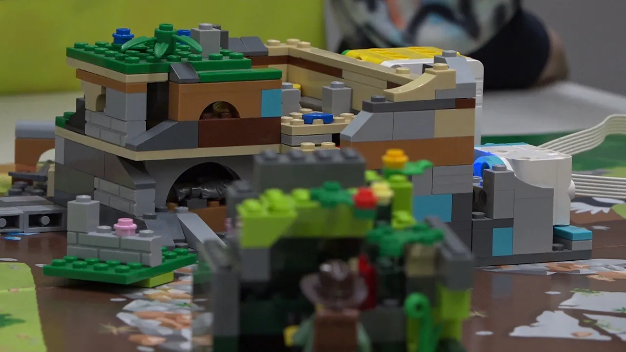 Desenes d’infants participen a la First Lego League Explore a la UVic