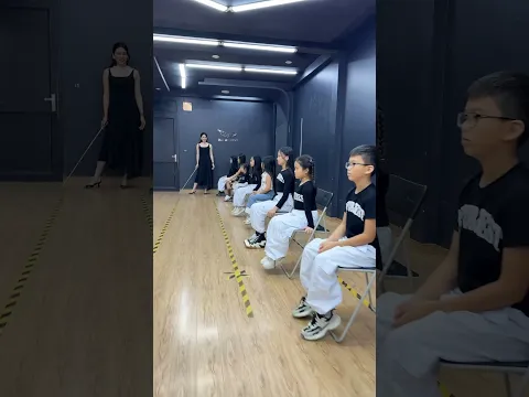 Do you believe these are child models posing? Cô Huyền khá bất ngờ về khả năng sáng tạo của các con