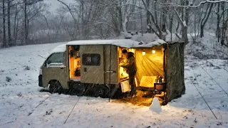 【雪中キャンプ】大雪に埋もれる秘密基地！薪ストーブで作るきりたんぽと日本酒をいただく Relaxing  ASMR EcoFlow DELTA Max2000 車中泊 ハイゼットパネルバン