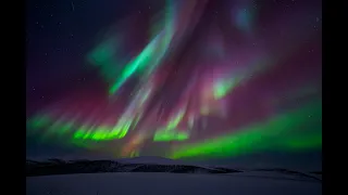 Aurora Borealis: The Most dazzling Light on Earth 北极光：地球上空最绚烂的光