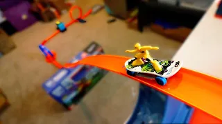 I Built a HOT WHEELS SKATEPARK!