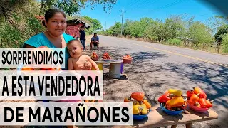 Mira la Reacción de la familia que vende Marañones en la calle Youtubero Salvadoreño