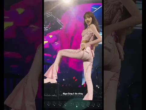 Taehyung reaction to Lisa 😍 #shorts #bts #blackpink #v #lisa #jk #rose #fyp #viral #kpop #btsshorts