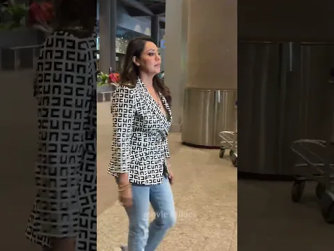 1000 Crore #Jawan producer #GauriKhan looking happy about  the success #SRK #ShahRukhKhan