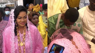 Soumboulou presque en larme s’agenouille devant abdoulaye Diop khass