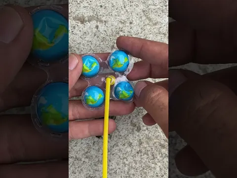 Help the beetle !! sharing gl0be candy with beetle #shorts