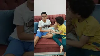 لما عيالك يتطلبو منك فلوس عشان يحلقوا ضحك كوميدى موت 🤣🤣💉💉💉🤣