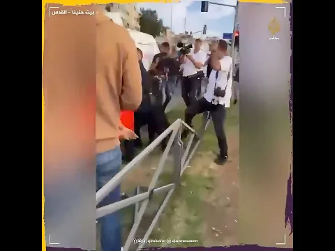 شاب فلسطيني يفلت من قبضة الاحتلال.. شاهد ماذا حدث