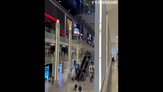Dubai Mall. Wold’s biggest mall! I have never seen anything like it! S3E12