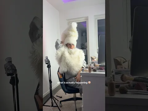 What I post 💄✨What is actually happening 🛋️🧣Content creators will understand 😂