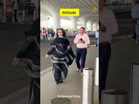 Rakhi Sawant hilarious action at airport