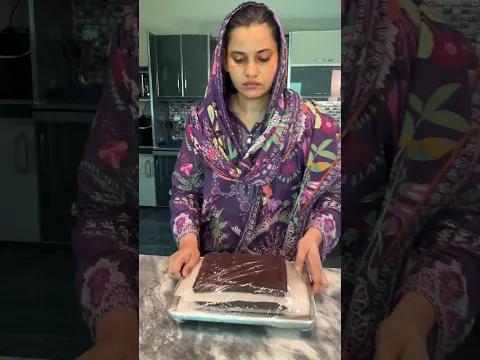 Aaj to baji ki naak katwa di  #dhamaid #minivlog #dhawalimaid #food #londoncake #viral