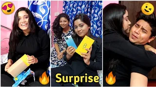 Girlfriend কে নতুন PHONE Gift করলাম 😱 Surprise 😱 CRAZY Reaction | realme 8 pro unboxing