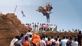 पहाड़ी से नीचे गिर रहा था भक्त माँ दुर्गा ने एक बच्ची बनकर बचायी जान, फिर क्या हुआ