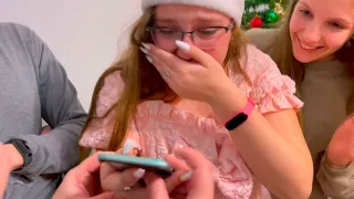 De ce a PLÂNS Betty de Revelion?