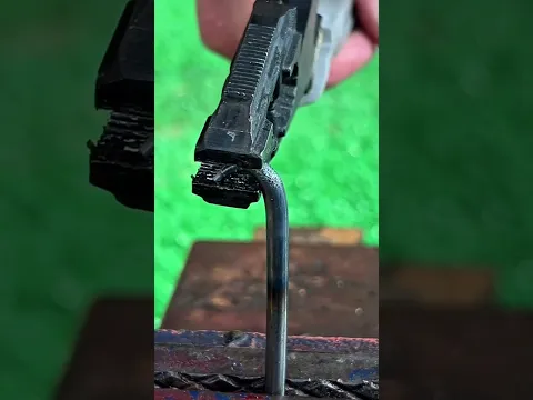 Con un clavo hizo una herramienta muy útil para la construcción 🏗️
