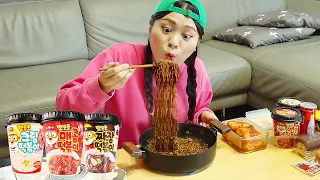 Macarrão Preto TTeokbokki Mukbang DONA