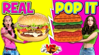 ¡POP IT vs REAL! 🍔 Fidget Toys CHALLENGE