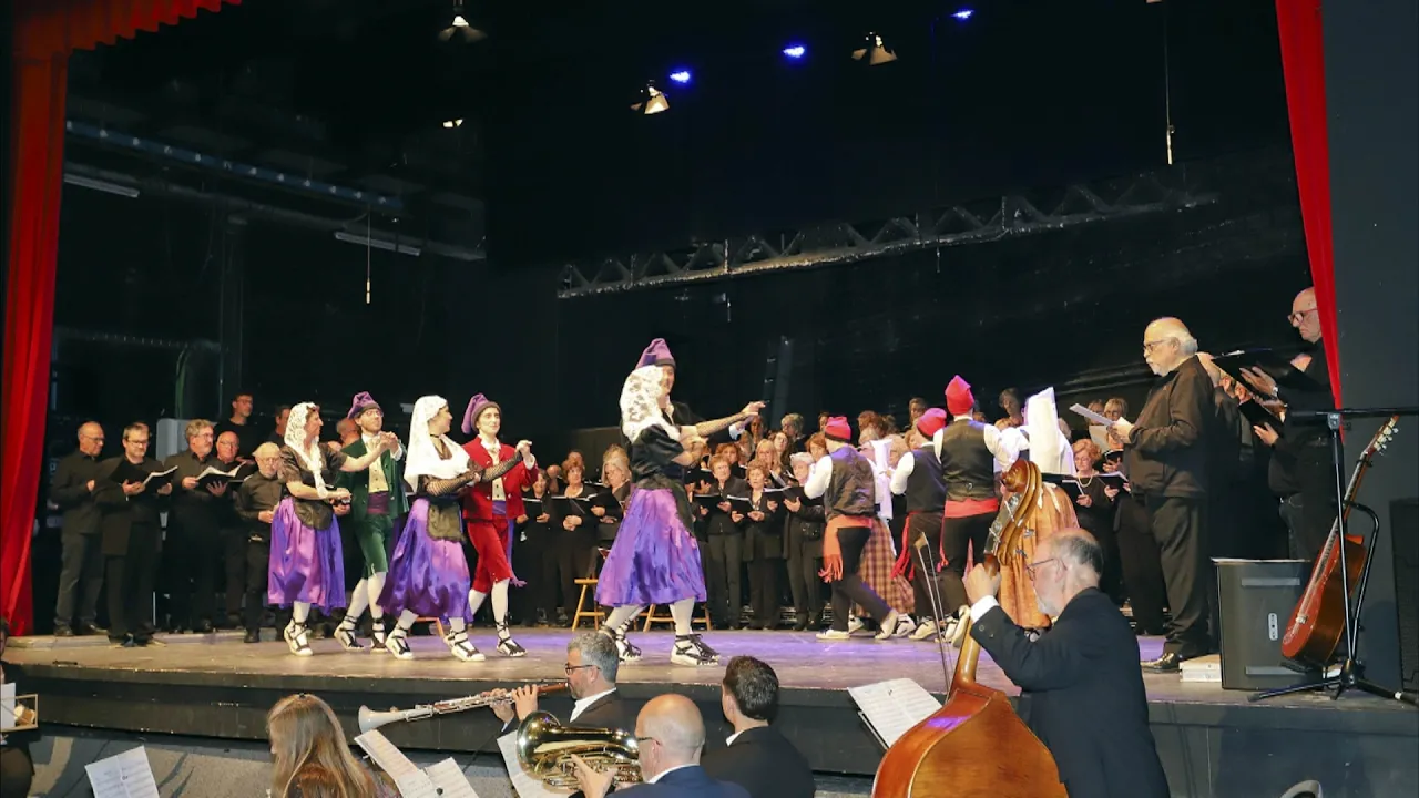 Centelles recupera la música del Ball del Pi