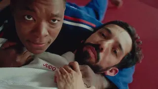 Bigflo & Oli - Dernière (Guest : Antoine Dupont , Tony Parker, Olivier Giroud ect…)