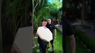 DISTRIBUÍ R$2000 EM PIZZA NA RUA