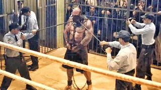 O CRIMINOSO LUTADOR mais PERIGOSO do MUNDO entra no RINGUE com 4 GUARDAS para SEGURÁ-LO - RECAP