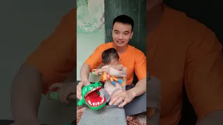 Baby Tom plays hand-biting crocodile with jouny hot boy 😂😂😂 part 4