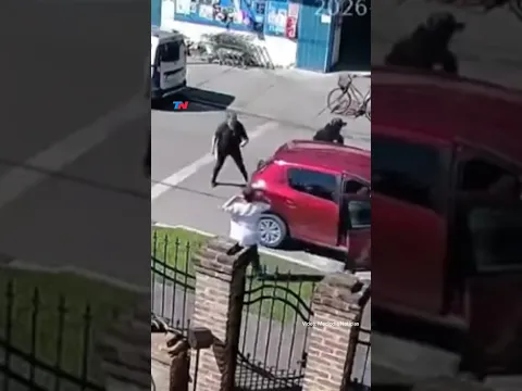 UN NENE EN MEDIO DEL TERROR: Dispararon contra una mamá y su hijo al no poder arrancar el auto
