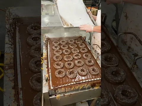 Would you try these DOUBLE CHOCOLATE GLAZED DONUTS? #donuts #foodchallenge #foody