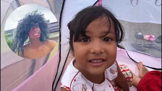 Ayu panik!! ada zombie di depan tenda ayu