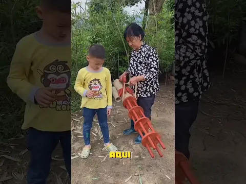 O garoto rico zombou dele, mas a vovó construiu uma arma de verdade com bambu 🔥😭#shorts
