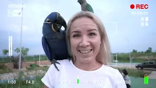 Sofía y Egor con nuevos personajes en el parque.