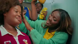 BLOOM TRAPPERS - Cette Année feat. Carmel (Clip Officiel)