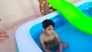 باسل وانس حطو الزحليقه في المسبح!؟