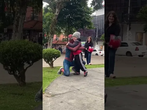 Uma criança MUITO fofa desafiou o Homem-Aranha a dar um mortal 😱❤️