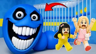 Mio Baby Celine Dikejar Cacing Besar Alaska Biru #cacingbesaralaska #hungryworm #roblox